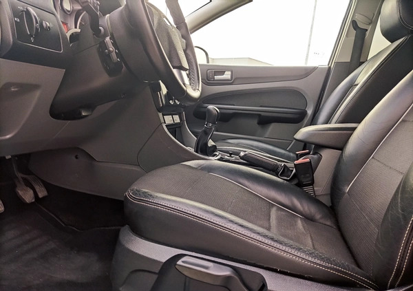 Ford Focus cena 17700 przebieg: 200000, rok produkcji 2008 z Poznań małe 379
